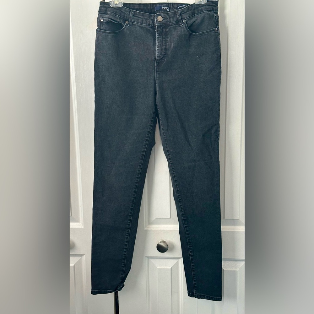 DESIGNED BY TINT!! Great Condition MidRise Leggings Black Jeans 29”inseam.